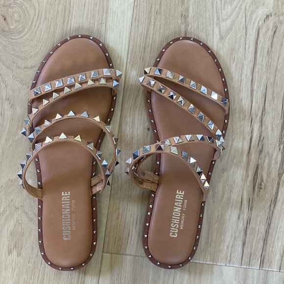 Cushionaire Sandals - Picture 1 of 3